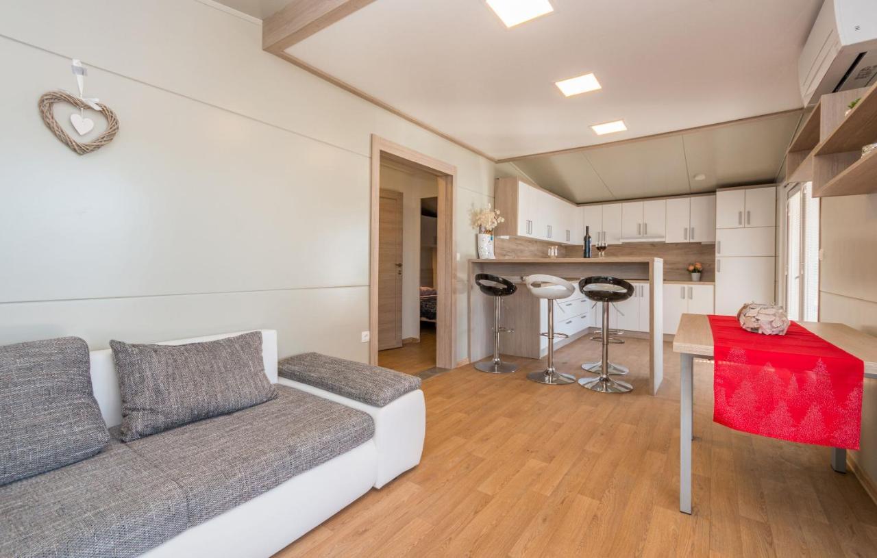 Mobile Home Rock Rose 1 Tkon Εξωτερικό φωτογραφία